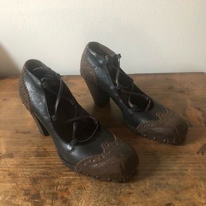 MOMA Italy laced heels